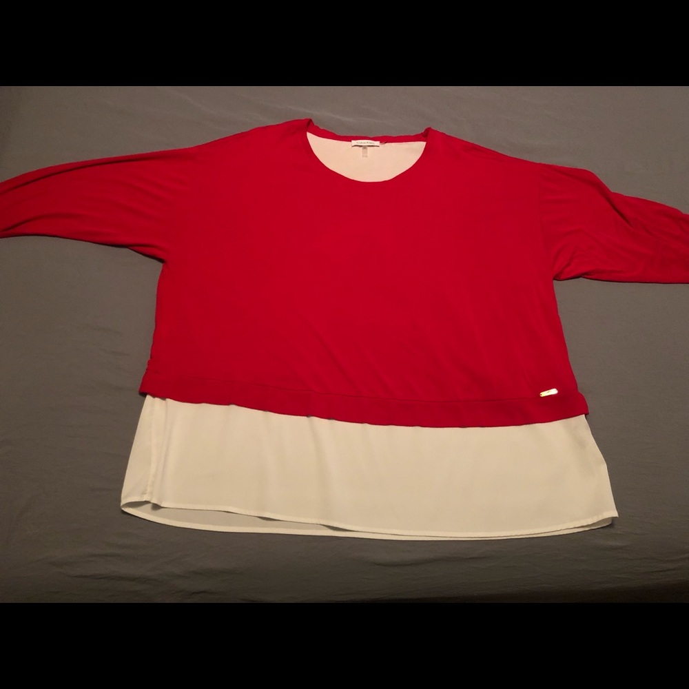 Calvin Klein Plus Size 2X Red with a white bottom Very pretty never worn Fits 3X